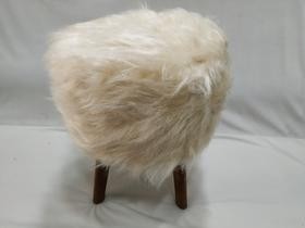 Puff Retro Pelucia 60Kg Moura Estofados Diversos 